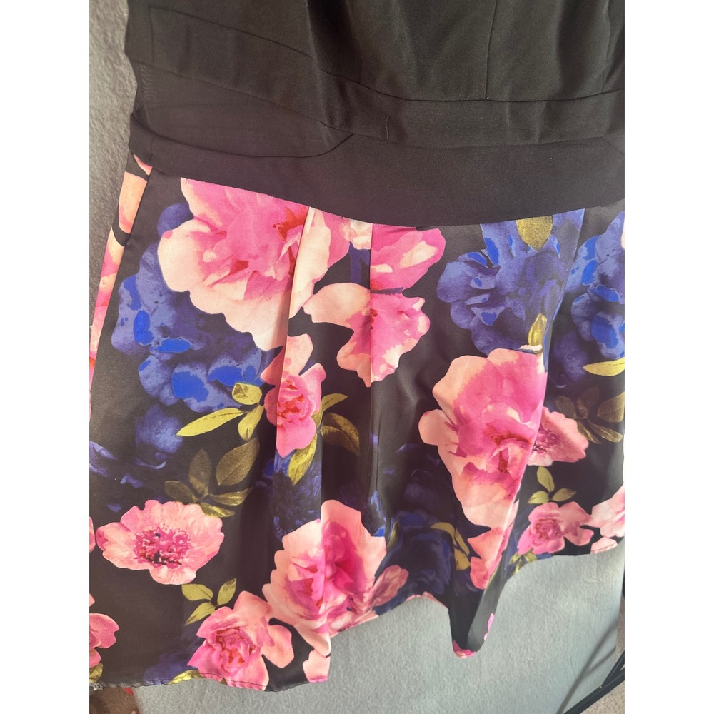 B. Darlin Plus Size 20W Floral Skater Dress Black Pink Blue V-Neck T26Y8829 - Picture 4 of 16